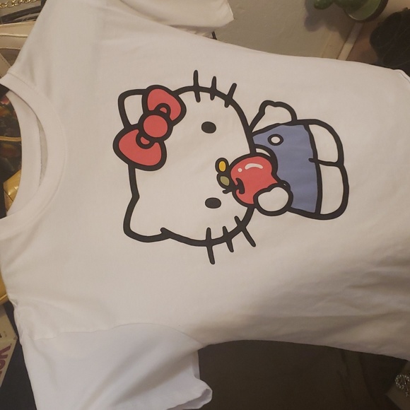 Large Semi cropped BY SANRIO HELLO KITTY T SHIRT - Picture 3 of 3
